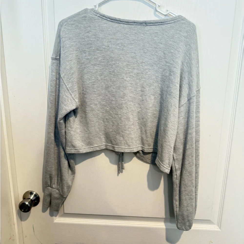 Aerie Heather Gray Cropped V-Neck top - Picture 3 of 3